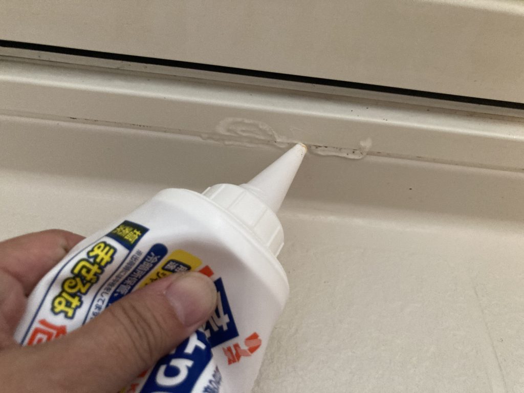 梅雨のカビ対策に 初めてのエプロン内のカビ予防アイテム お風呂の衛生当番 で快適なお風呂に お掃除ブロガーレビュー ダニよけシリカのウッディラボ 家事らくコラム