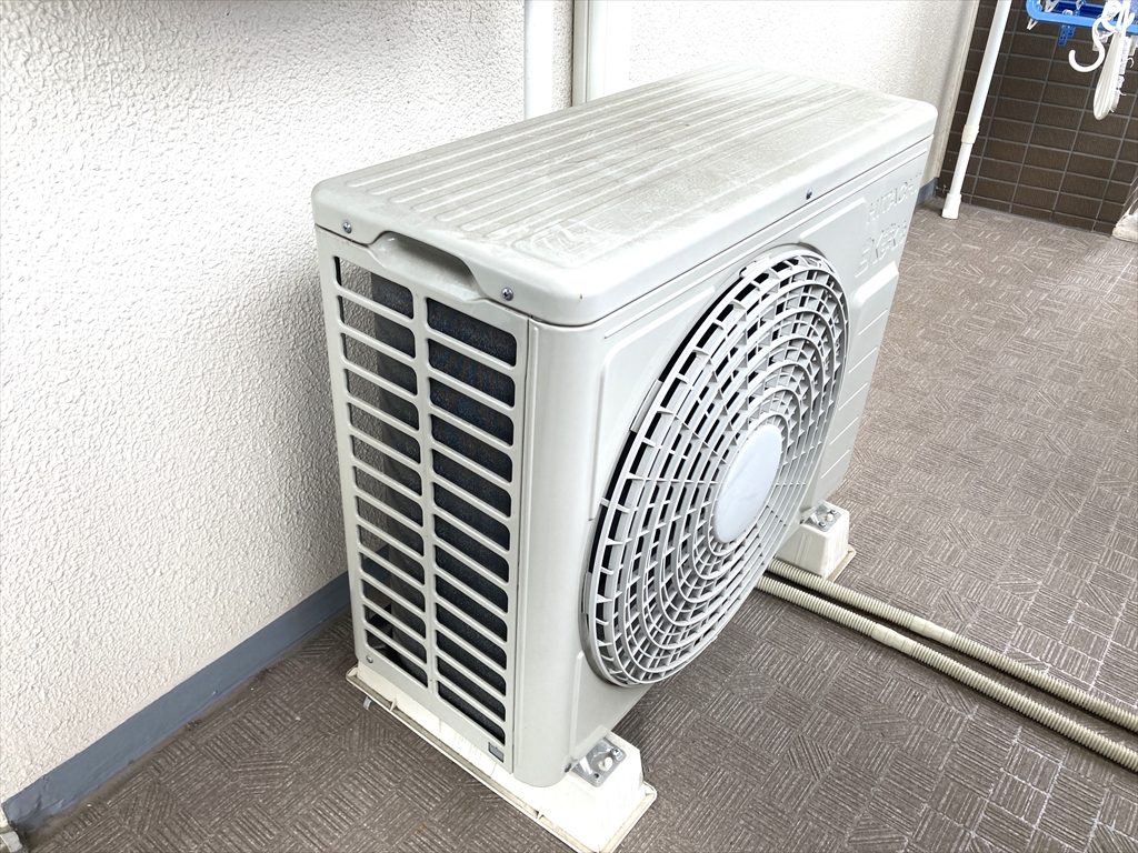 エアコン室外機（お掃除前）