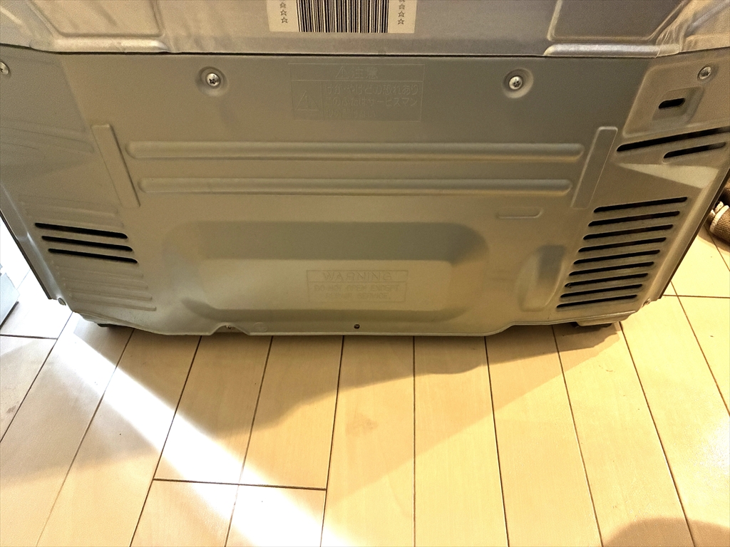 お掃除後の冷蔵庫の裏側。すっきり