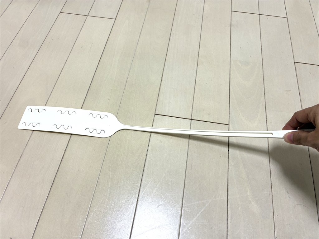 スキマ掃除便利アイテム。ダイソーの「隙間らくらくハンディワイパー」